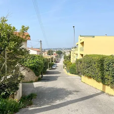 La Colline En Famille En Bord De Six-Fours-les-Plages
